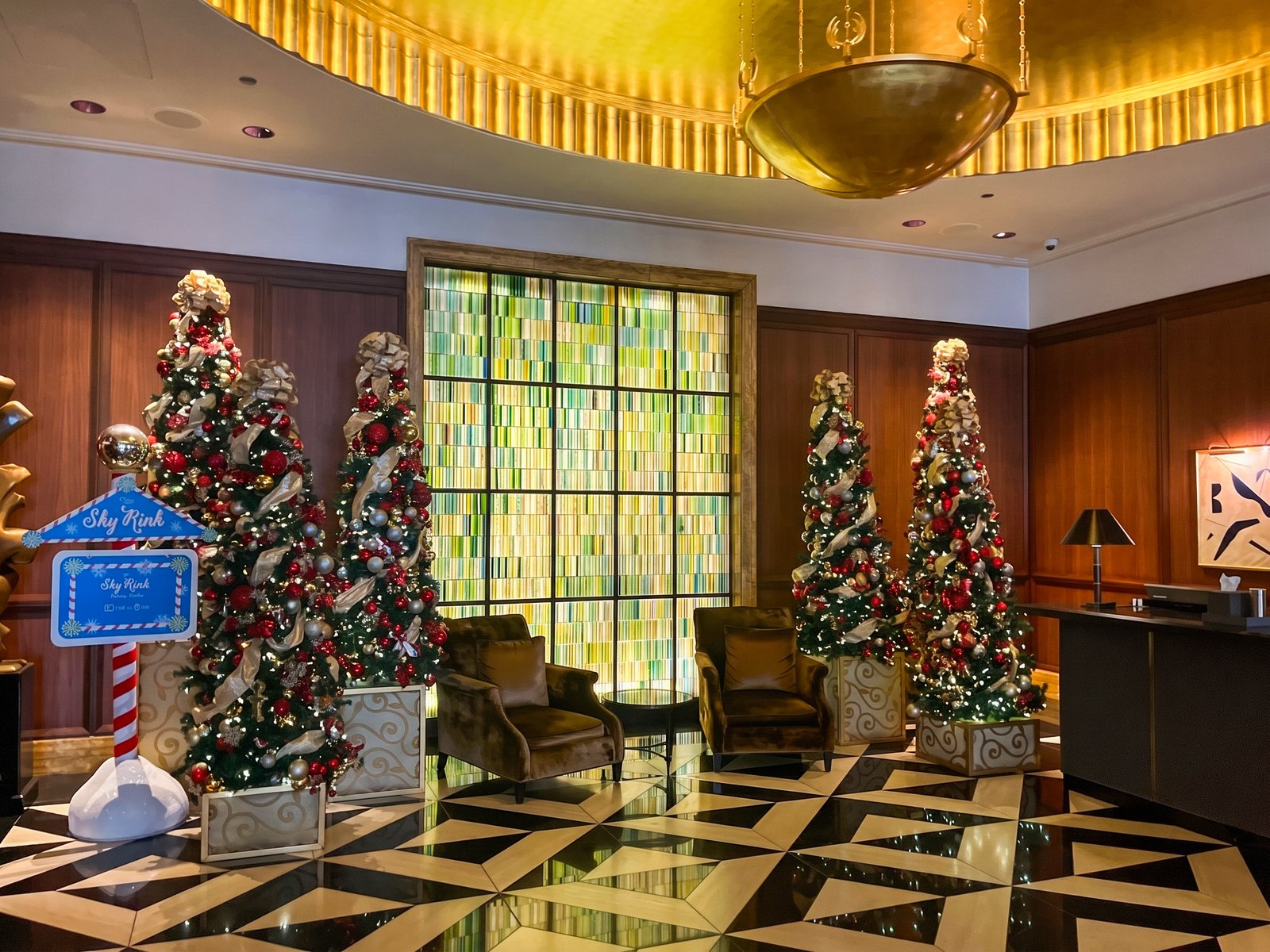 Luxury Christmas Decorations in Chicago prestigious properties
