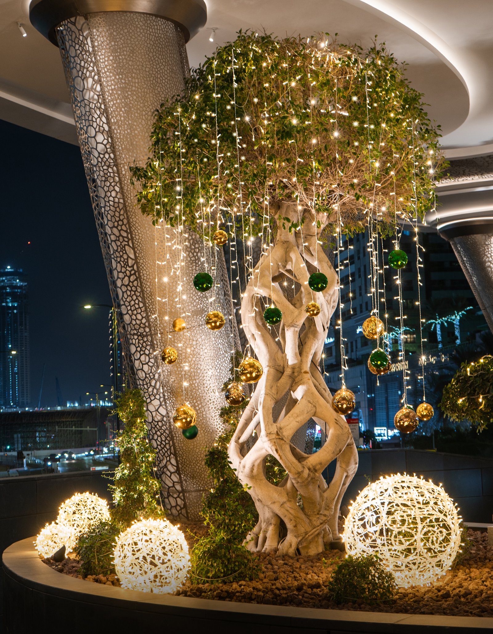 Commercial Christmas Decoration Services